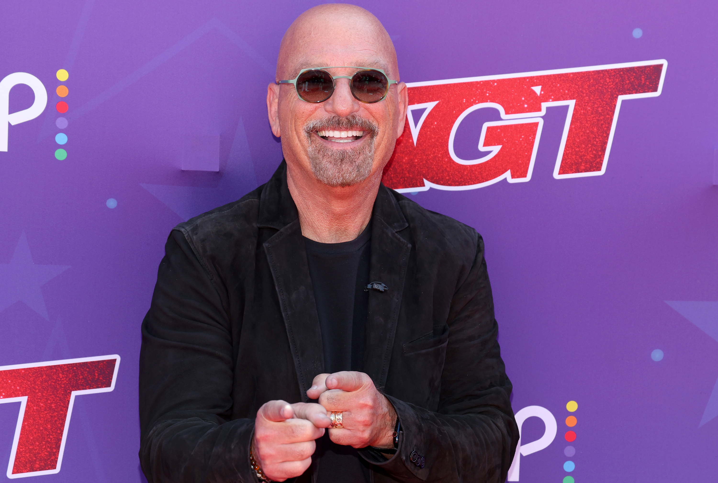 howie-mandel-apologizes-for-tense-on-air-exchange-with-kelly-ripa