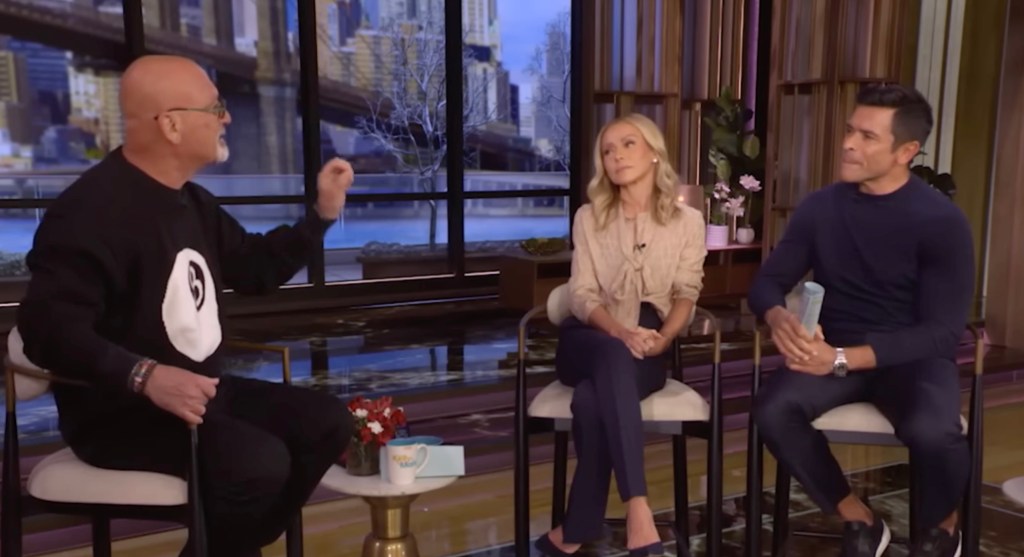 howie-mandel-snaps-back-at-kelly-ripa-and-mark-consuelos-on-live-tv