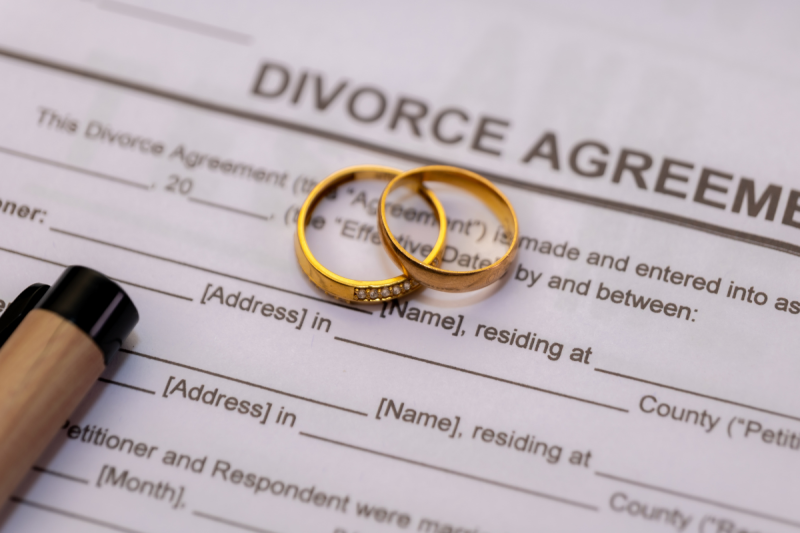 percy-jackson-and-white-collar-star-divorcing-husband-and-they-just-welcomed-a-baby-in-late-2024