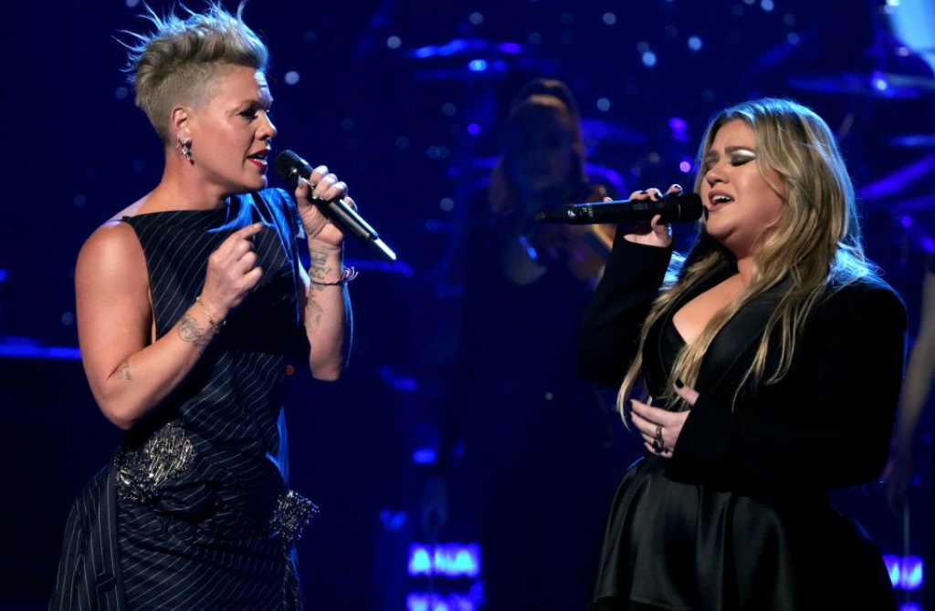 pink-eyed-as-possible-kelly-clarkson-replacement-on-daytime-talk-show.