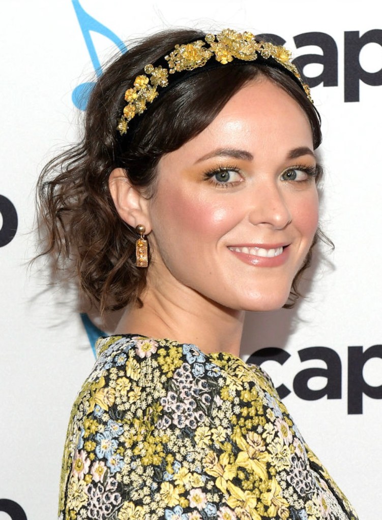 singer-songwriter-announces-shes-pregnant-with-a-baby-girl