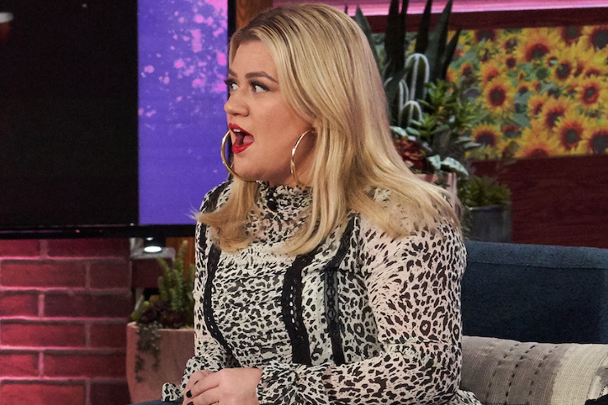 the-kelly-clarkson-show-guest-suffers-embarrassing-mix-up