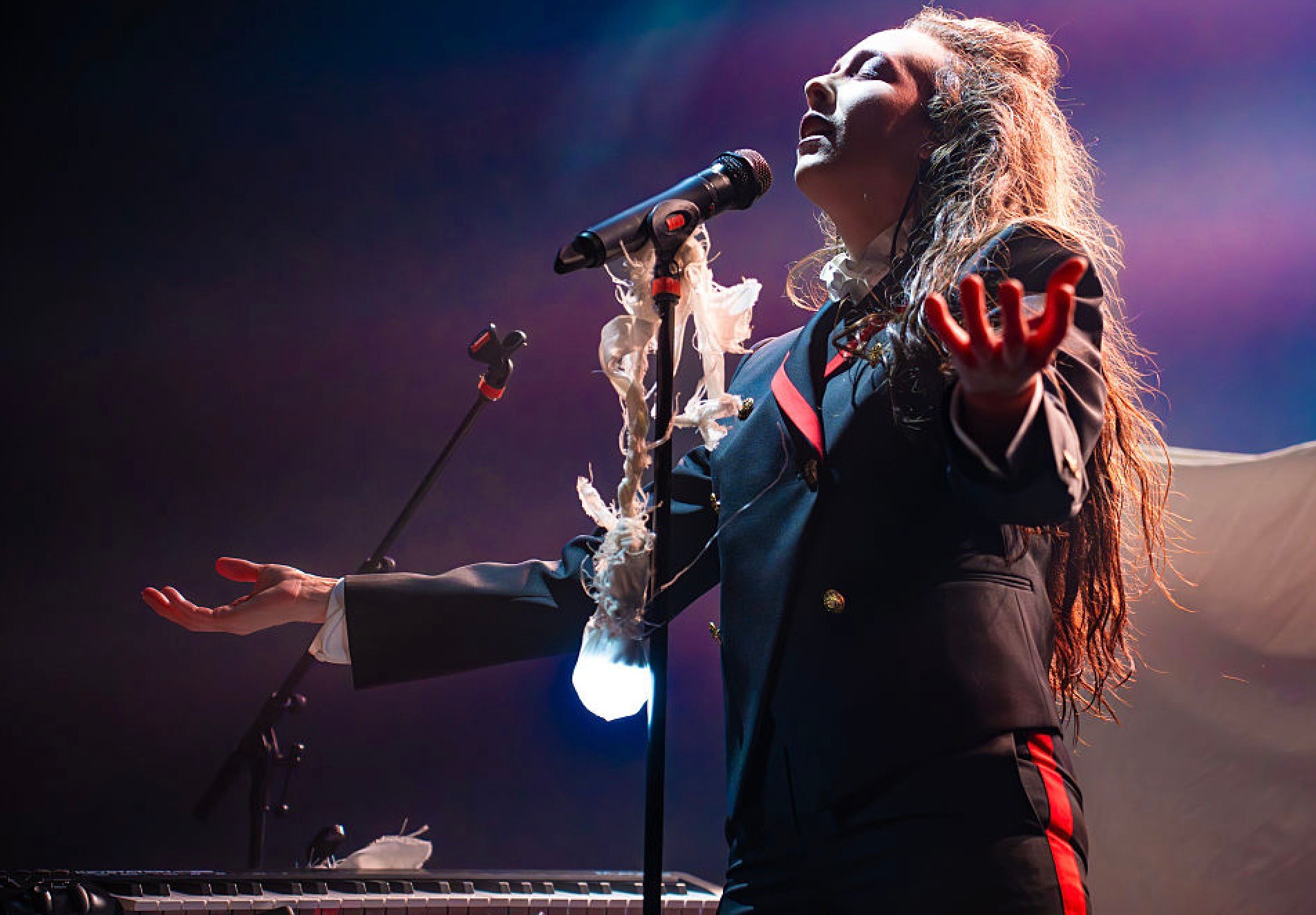 'Truly Sorry': Pop Singer Cancels Tour After 'Struggling Physically'
