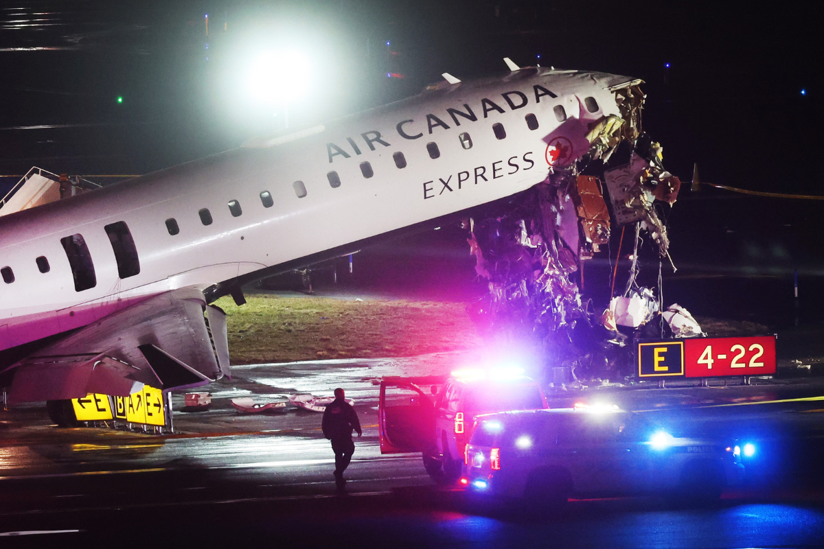 two-dead-after-plane-and-vehicle-collide-at-laguardia-airport