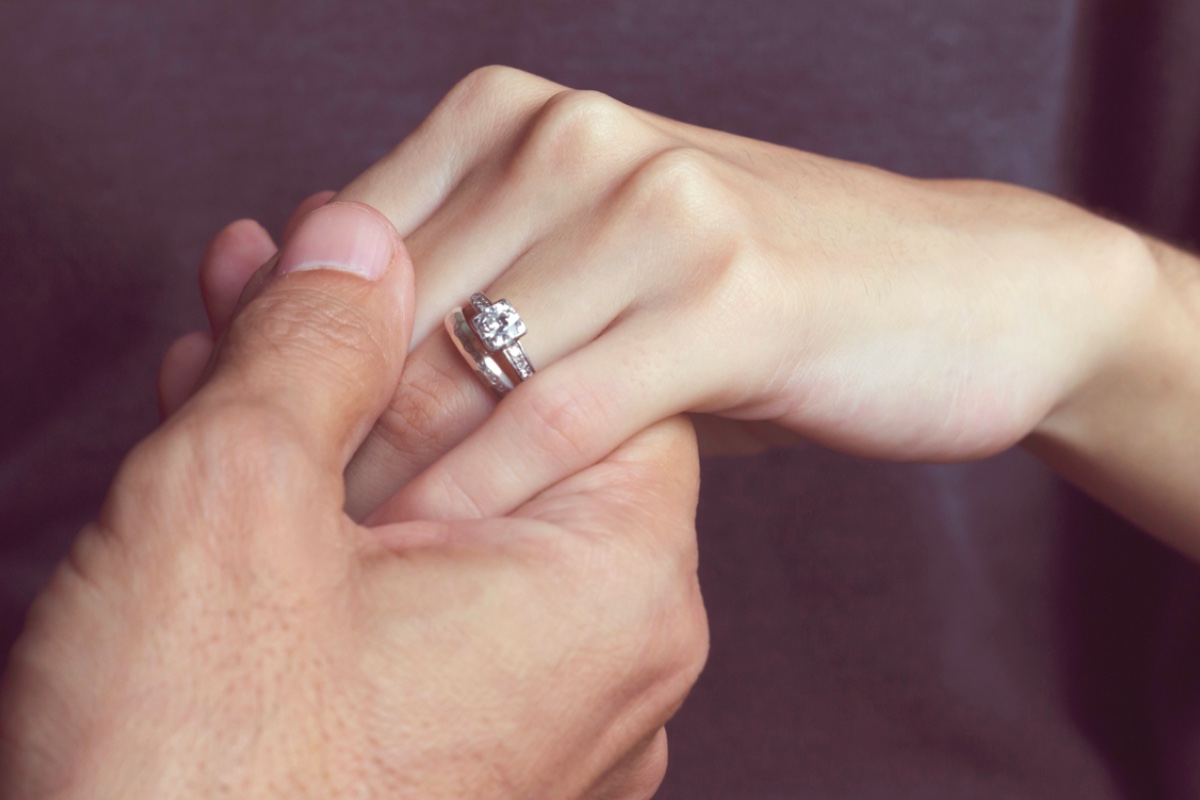 2-country-singers-just-got-engaged-backstage-at-the-opry