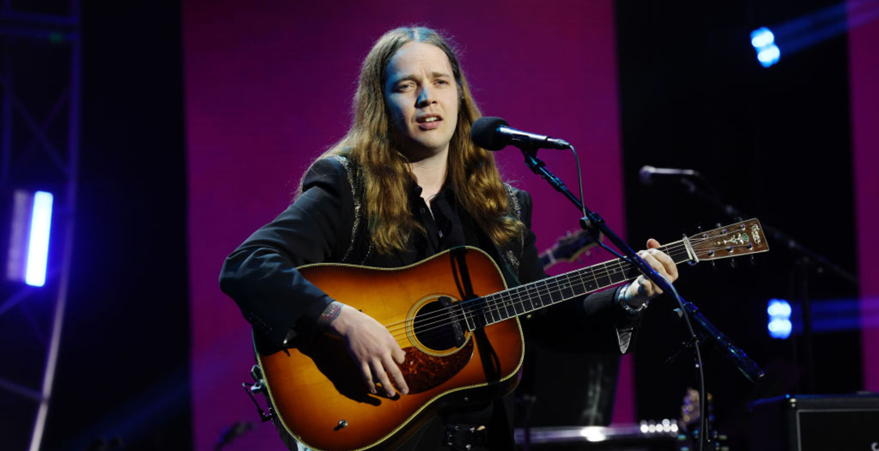 'Extreme Pain' Billy Strings Injured in Backstage Accident