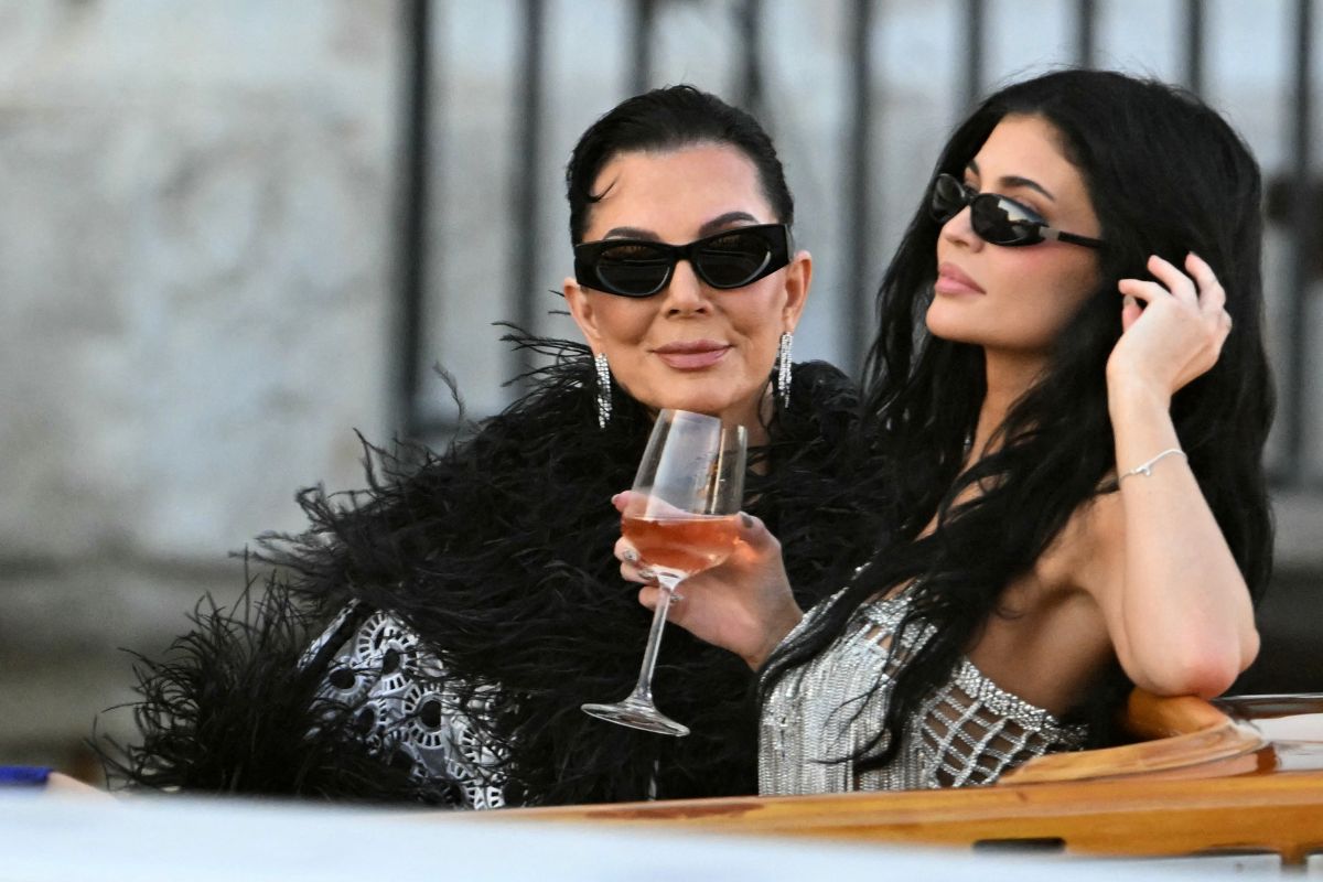 a-the-kardashians-star-is-being-sued-by-former-employee-for-alleged-discrimination-toxic-and-abusive-work-environment