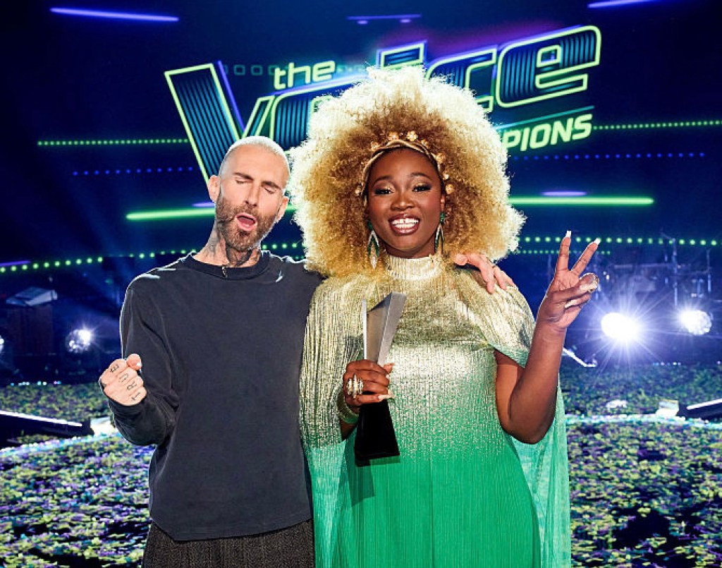 adam-levine-sets-the-voice-return