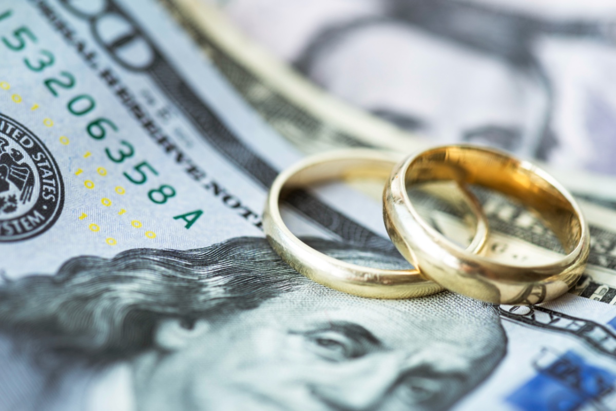 Billionaire Settles Divorce From 50-Years-Younger Spouse (and There Wasn’t a Prenup)