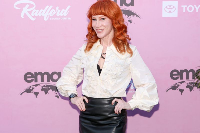 comedian-kathy-griffin-has-some-choice-words-for-2-former-the-view-co-hosts