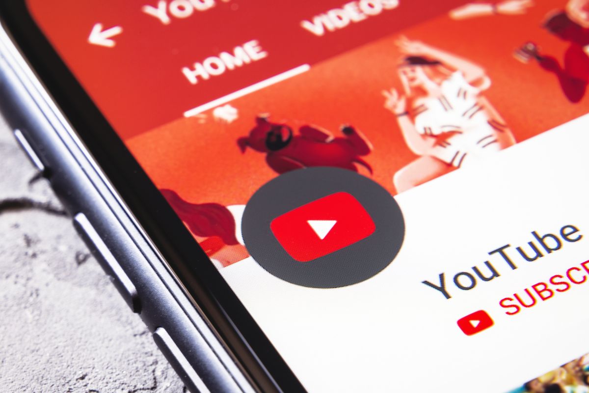 Famed YouTuber’s Husband Accused of Berating and Threatening Staff