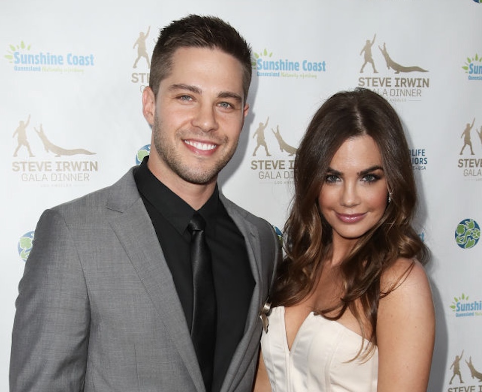 glee-actor-and-wife-expecting-their-1st-baby-together