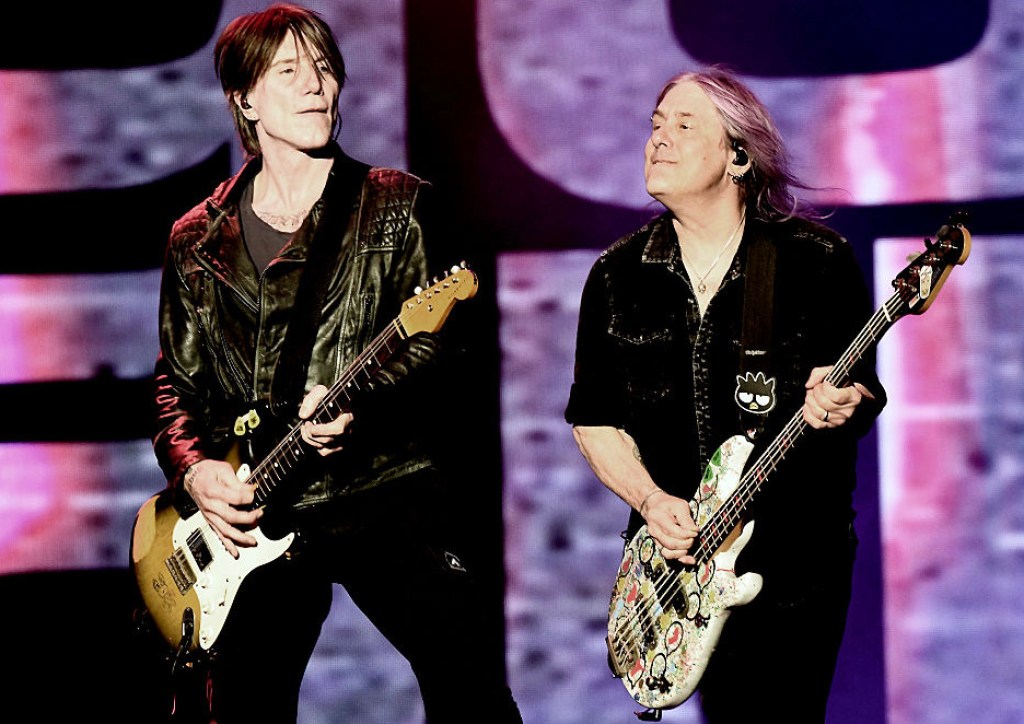 goo-goo-dolls-suddenly-cancel-concerts-after-singer-falls-ill