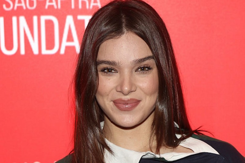 hailee-steinfeld-and-nfl-star-husband-welcome-first-child