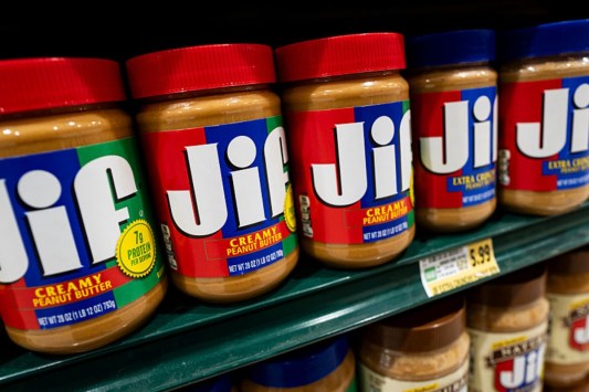 jifs-latest-peanut-butter-combo-is-a-real-game-changer