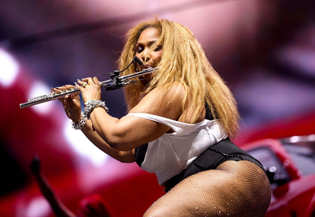 lizzo-wears-daring-cutout-outfit-ahead-of-coachella