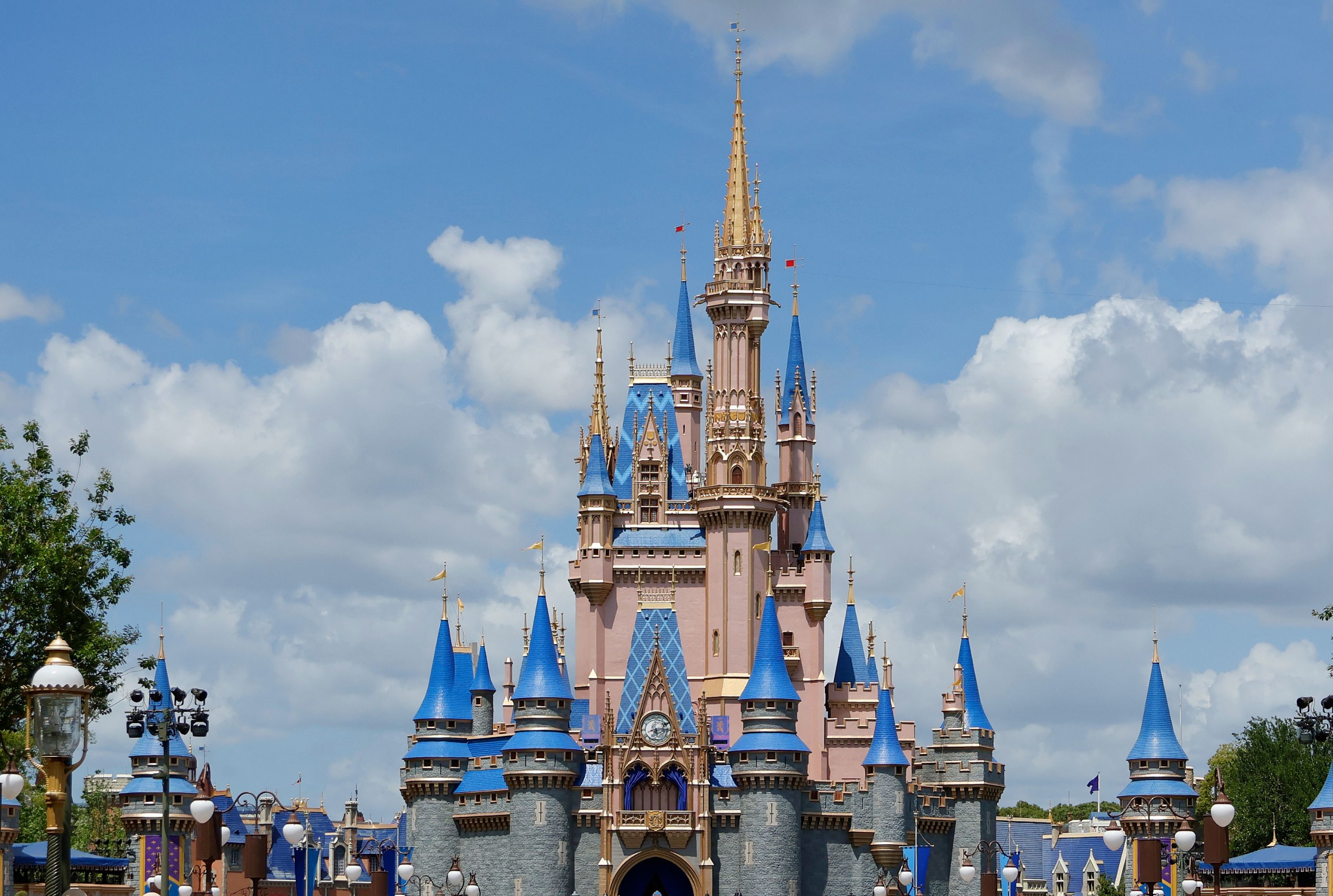 man-firework-incident-walt-disney-world