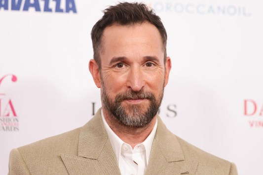 noah-wyle-reveals-he-squandered-er-money-before-the-pitt