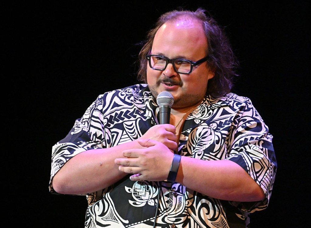 popular-comedian-breaks-arm-in-scooter-accident-hurts-like-s