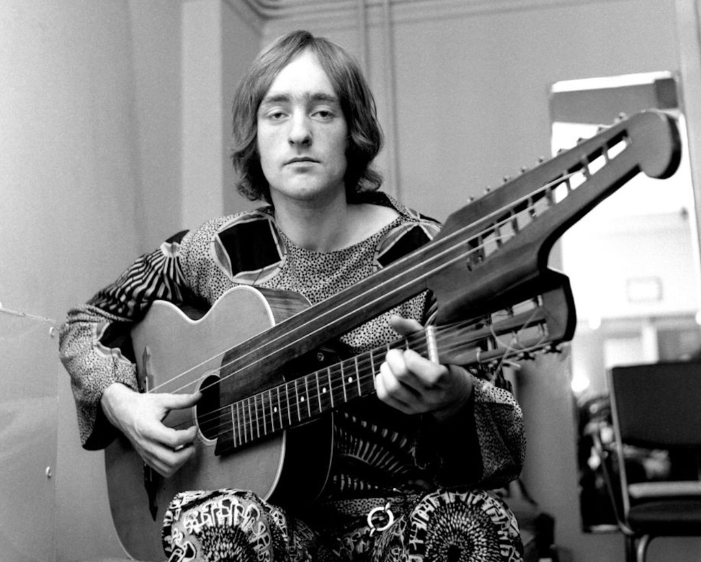 rock-and-roll-hall-of-famer-dies-peacefully-in-his-favorite-chair-dave-mason-was-79