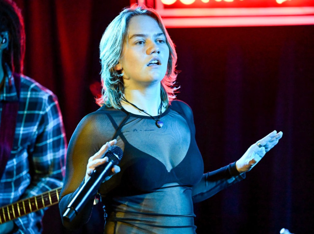 singer-songwriter-trashes-whole-album-starts-over-with-special-new-project