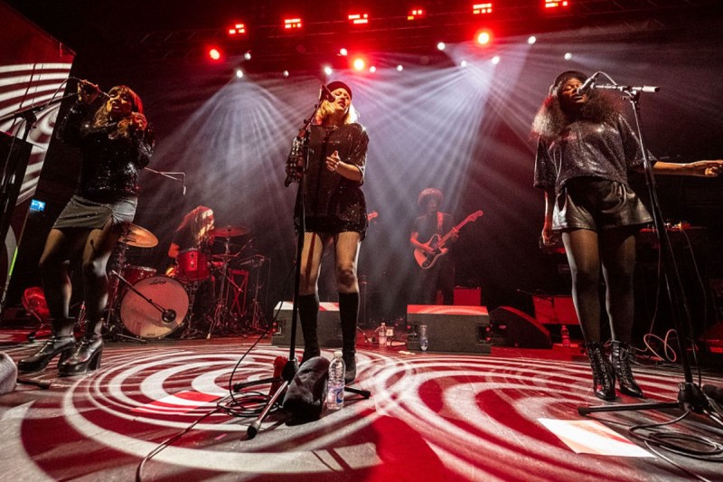 singer-undergoes-surgery-for-herniated-disc-and-nerve-pain