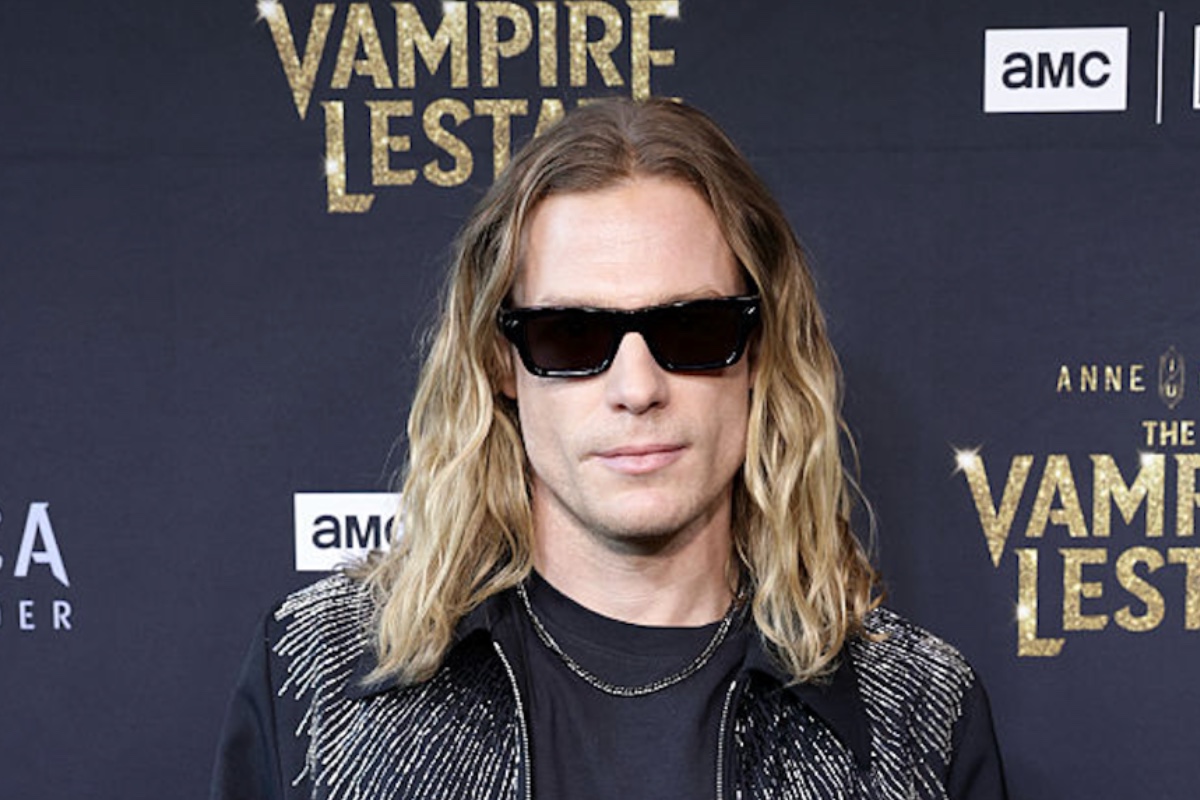 ‘The Vampire Lestat’ Drops Cover of Billy Idol’s ‘Dancing With Myself’