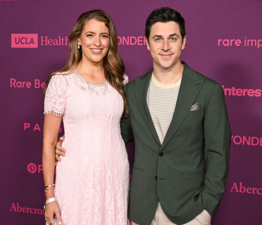 wizards-of-waverly-place-star-and-spouse-announce-pregnancy-duo
