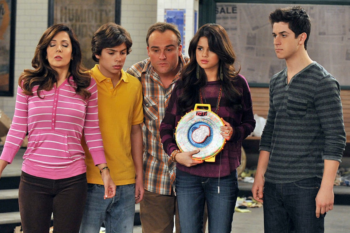 wizards-of-waverly-place-star-and-spouse-announce-pregnancy