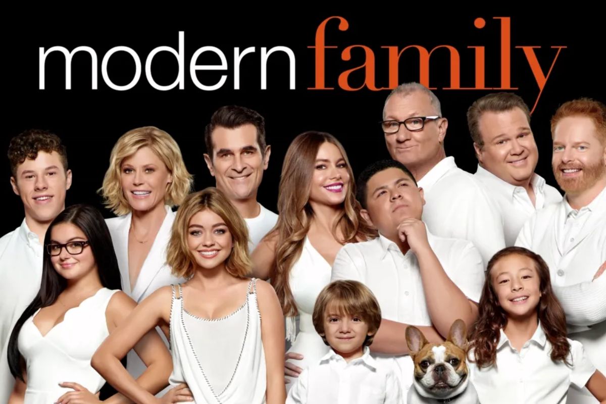 2 ‘Modern Family’ Stars Just Moved in Together