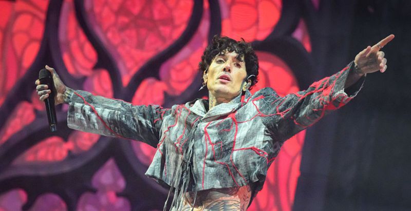 Fan Threw Phone At Bring Me The Horizon Singer Oli Sykes During Concert, Causes Concussion