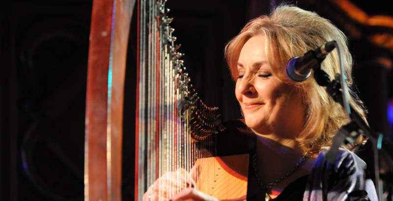 Musician Dies Following Struggle With Pulmonary Fibrosis Moya Brennan Was 73