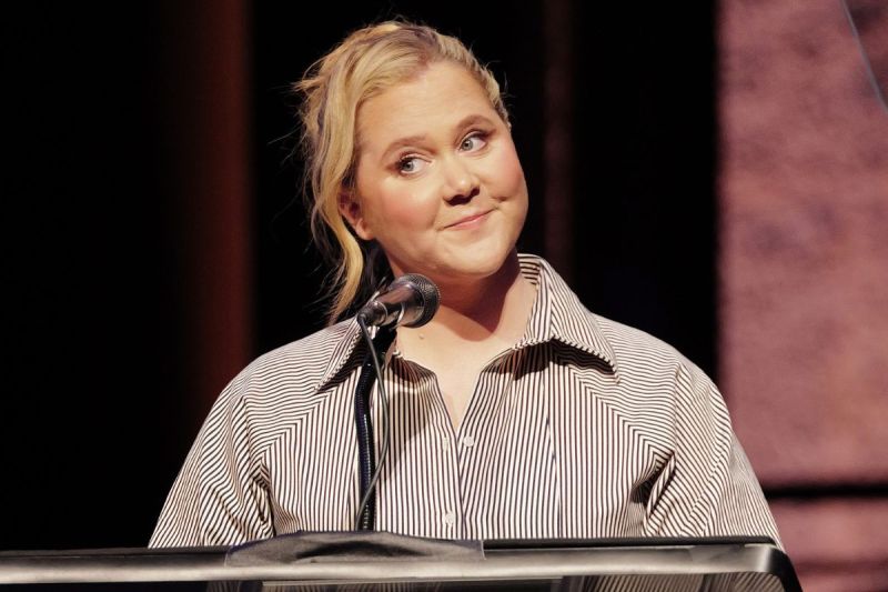 amy-schumer-talks-about-botched-colonoscopy-side-effects