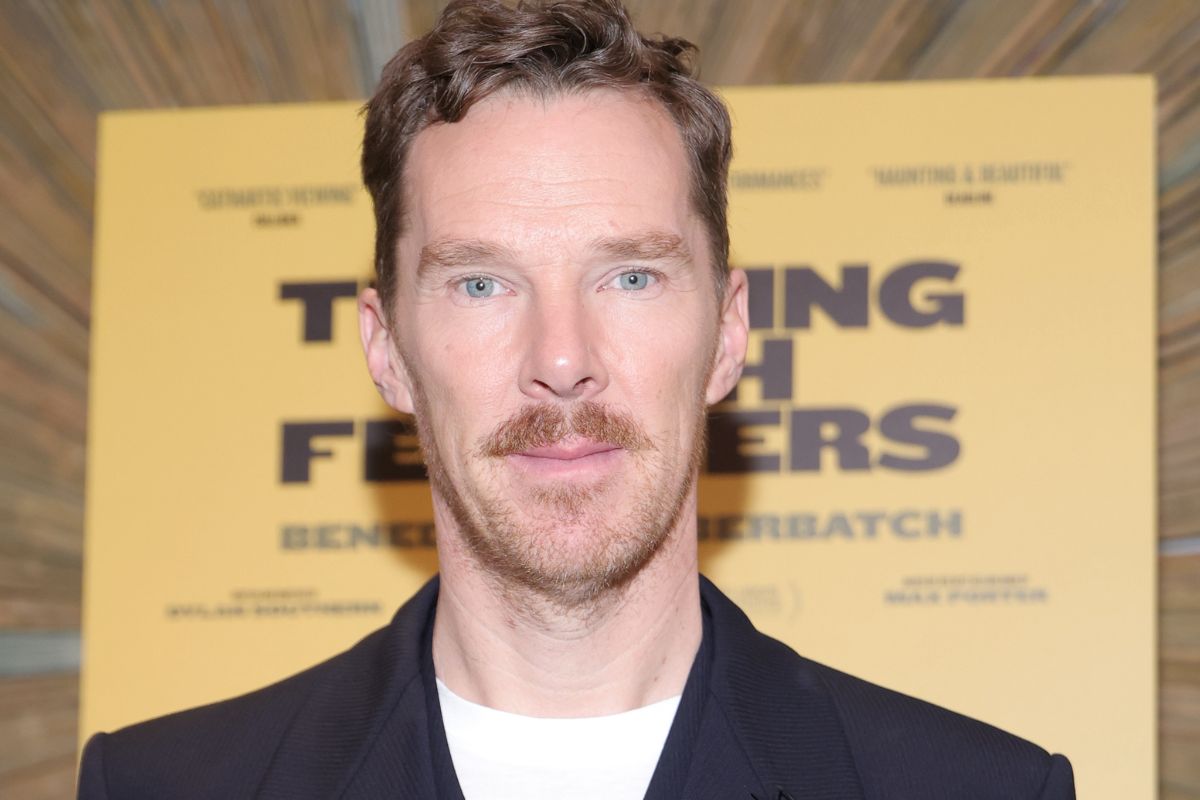 benedict-cumberbatch-gets-into-heated-argument-with-cyclist-on-camera