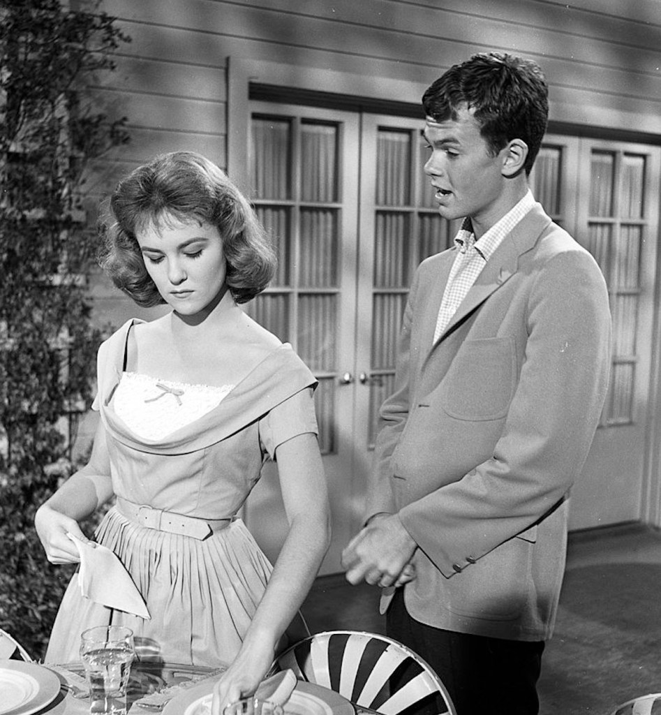 frequent-60s-tv-guest-star-dies-in-his-sleep-peter-helm-was-84