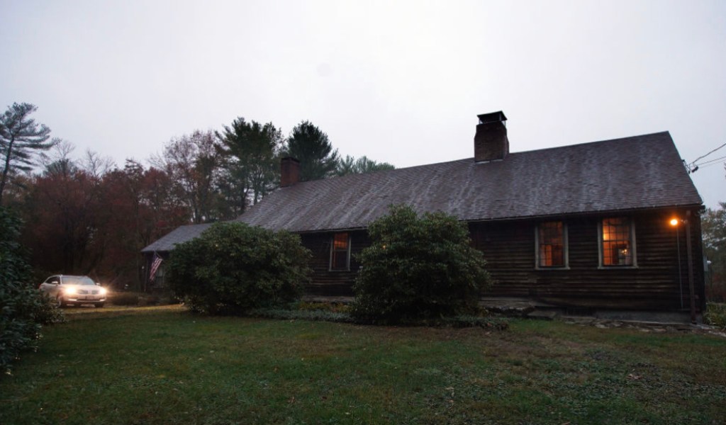 ghost-hunters-star-gets-legal-win-in-attempt-to-buy-the-conjuring-house