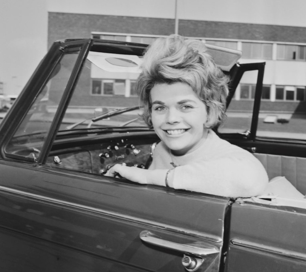 longtime-tv-host-dies-of-alzheimers-disease-complications-judith-chalmers-was-90