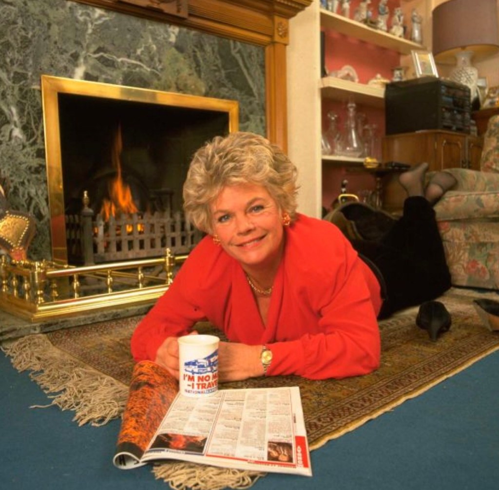 ongtime-tv-host-dies-of-alzheimers-disease-complications-judith-chalmers-was-90
