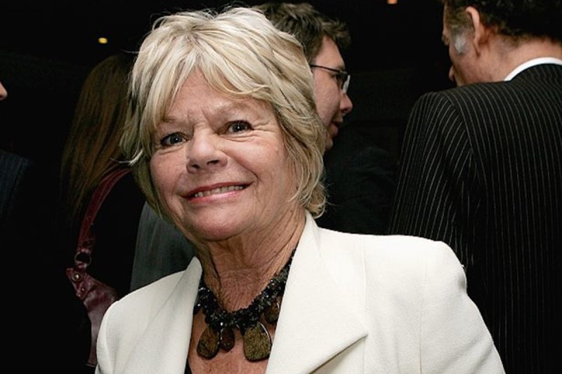 longtime-tv-host-dies-of-alzheimers-disease-complications-judith-chalmers-was-90