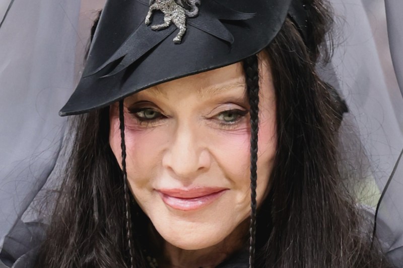 madonna-needed-7-people-to-hold-up-her-met-gala-dress