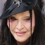 madonna-needed-7-people-to-hold-up-her-met-gala-dress