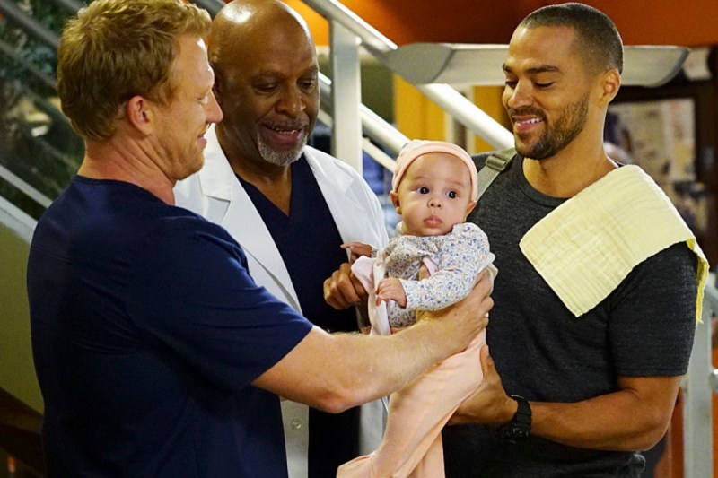 major-greys-anatomy-actor-and-girlfriend-expecting-baby-together