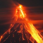 meteor-enters-atmosphere-near-erupting-volcano-in-incredible-footage