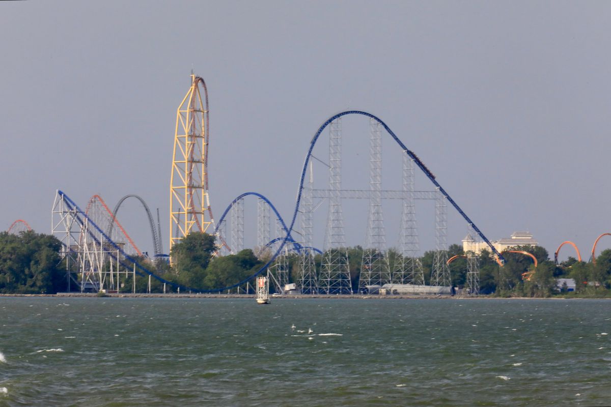 Popular Midwest Amusement Park to Adjust Rollercoaster’s New Seat Restraint Days After 2026 Season Begins