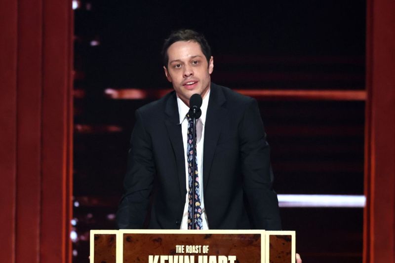 pete-davidson-is-confused-by-elise-hewitts-claim-shes-raising-their-baby-alone-source-reveals