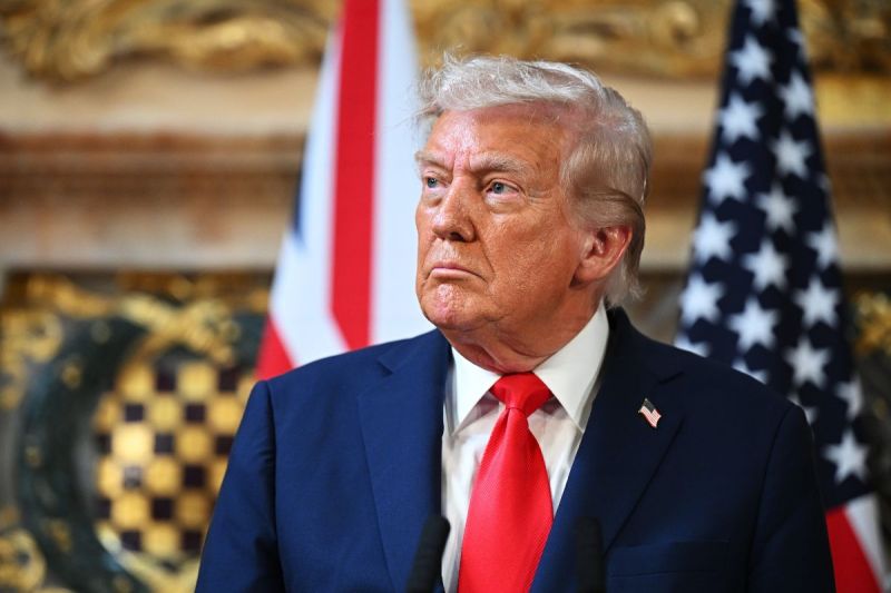photo-president-donald-trump-walks-with-alien-in-unreal-ai-generated-pic-he-just-posted