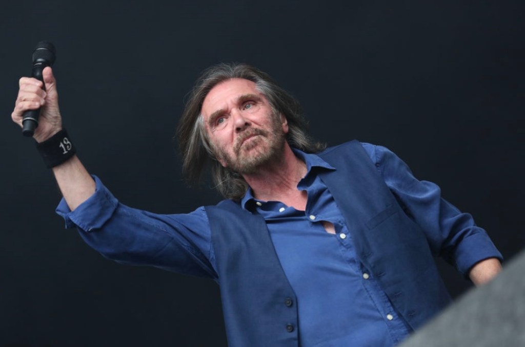 rockstar-behind-several-70s-hits-dies-of-kidney-disease-dennis-locorriere-was-76