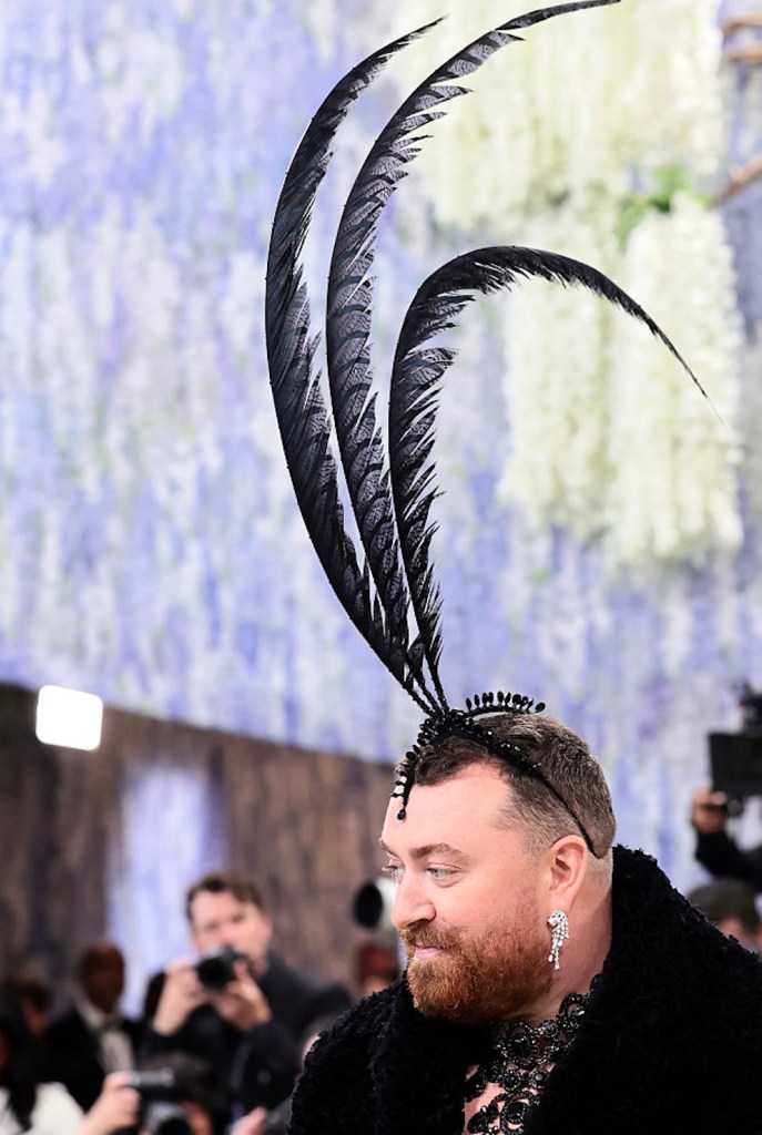 see-sam-smiths-dress-for-the-2026-met-gala-headgear