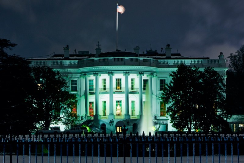 white-house-launches-aliens-website-they-walk-among-us