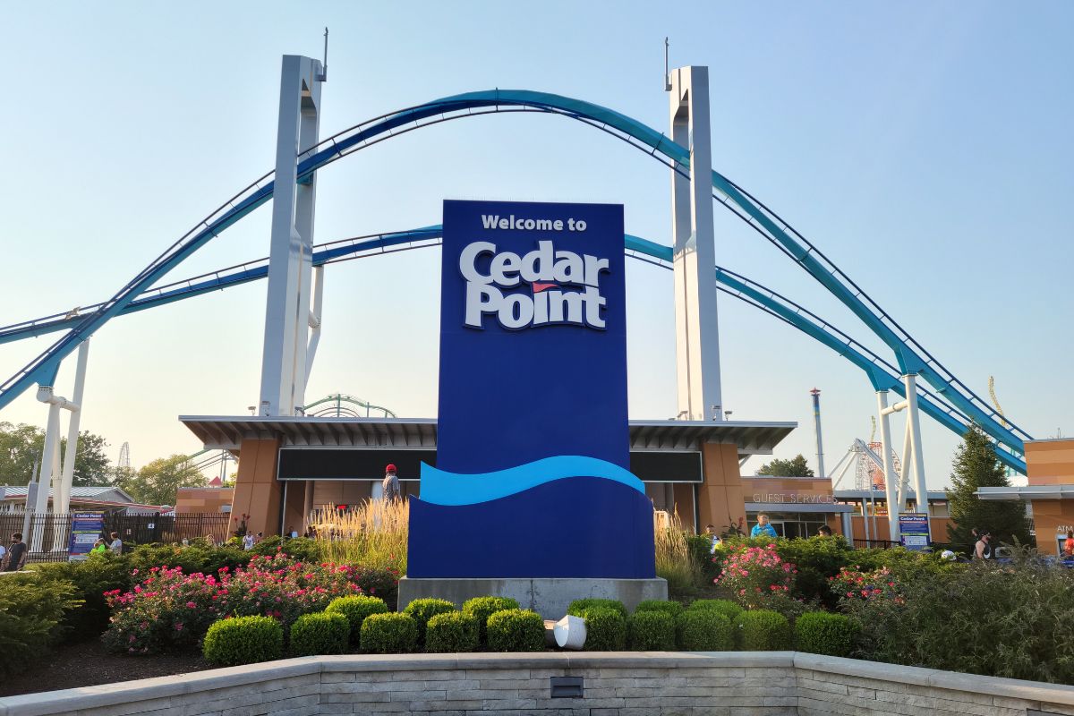 youtuber-safety-rule-cedar-point